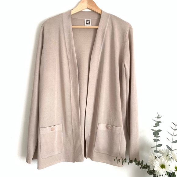 Anne Klein Sweaters - Anne Klein Patch Pocket Cardigan In Oyster Shell